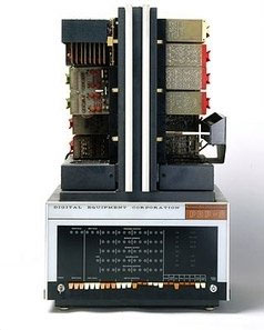 Máy tính DEC-DPD-8