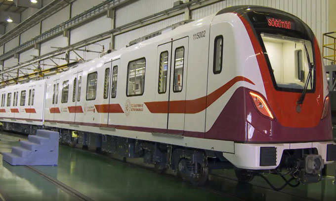  Một đoàn tàu điện ngầm do Trung Quốc sản xuất cho Thổ Nhĩ Kỳ. 