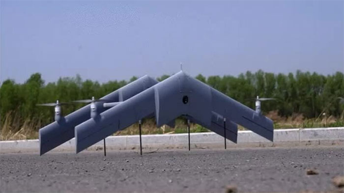 Drone cánh song song vận hành bằng pin lithium. 