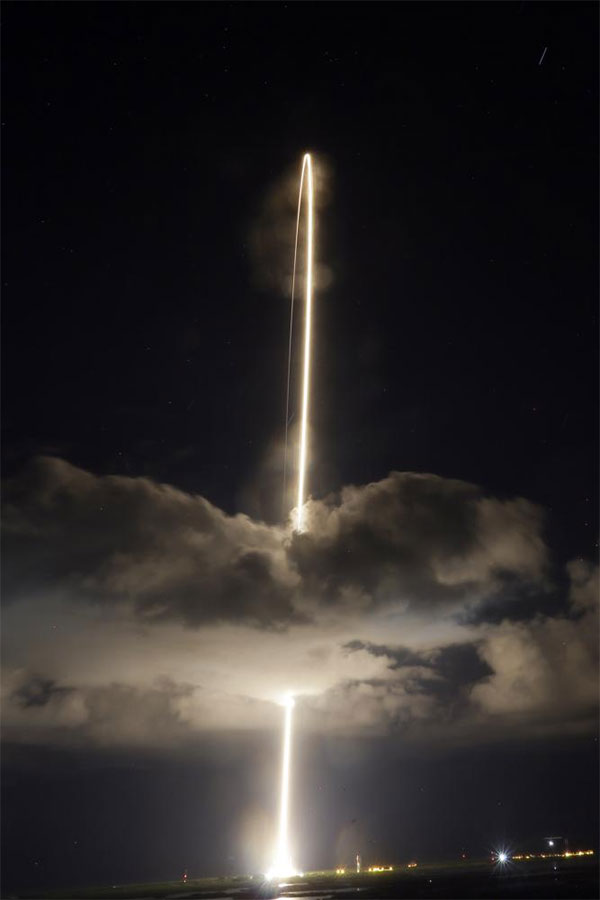 Tên lửa Atlas V đưa tàu Lucy vút lên không gian ngày 16/10/2021.