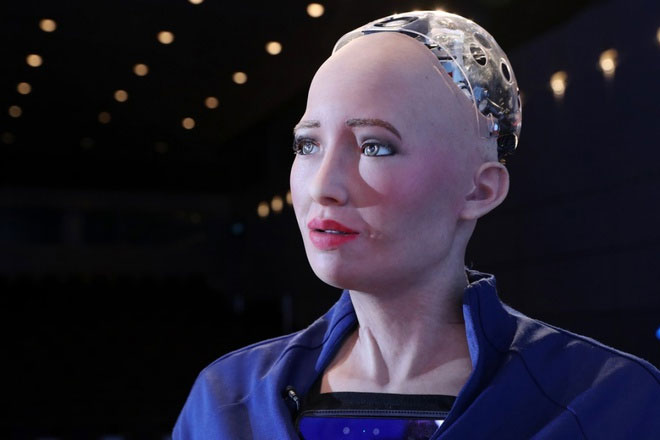 Sophia, robot AI đầu tiên trong lịch sử được công nhận quyền công dân tại một quốc gia.