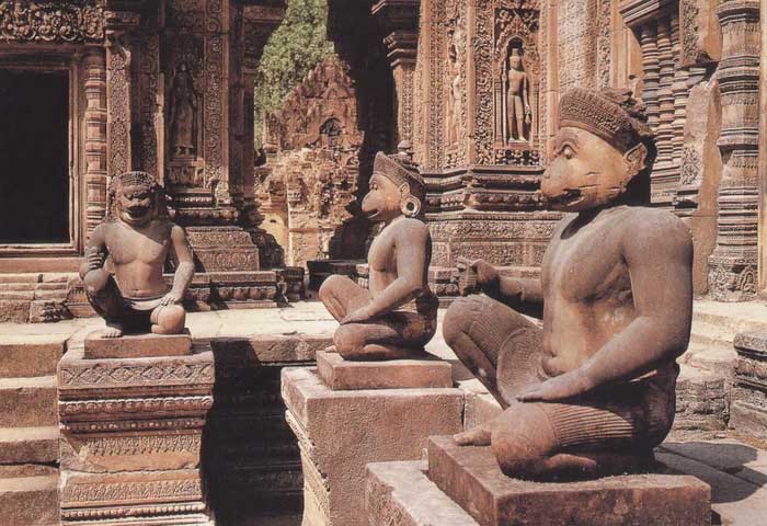 Angkor Wat là một trong những di tích tôn giáo lớn nhất thế giới