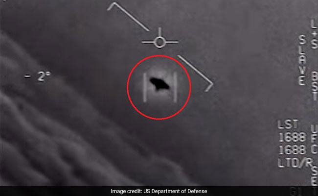 Ảnh chụp màn hình về vật thể bay không xác định mà phi công Hải quân Mỹ ghi lại được.