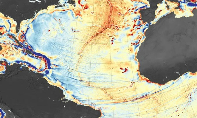  Sống núi giữa Đại Tây Dương (màu cam đậm) trong bản đồ đo sâu từ Đài quan sát Trái đất 