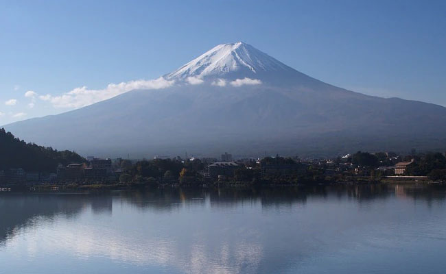 Các nhà nghiên cứu tìm thấy hạt vi nhựa trong các đám mây ở đỉnh và chân núi Phú Sĩ