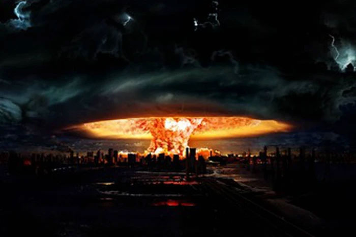 Kể từ khi loài người có bom nguyên tử, việc hủy diệt thế giới trở nên dễ dàng hơn.