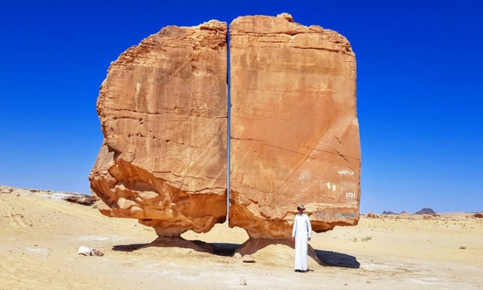 Tảng đá Al Naslaa vào năm 2021.