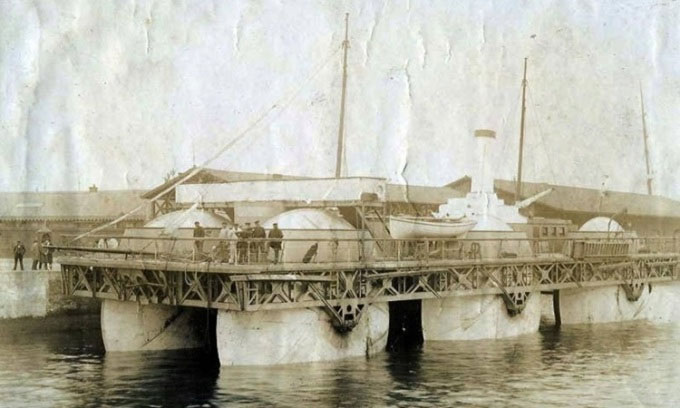 Mẫu tàu thủy thất bại của Ernest Bazin.