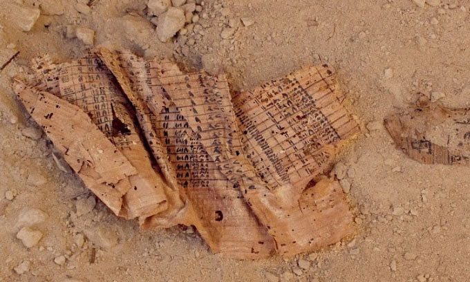  Tình trạng khô cằn ở Wadi al-Jarf giúp bảo quản cuộn giấy cói của Merer. 