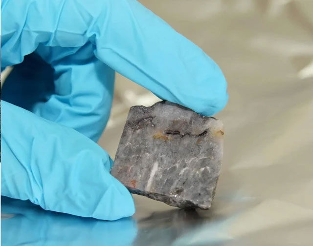 Một phiến đá cổ đại chứa dấu vết sinh vật 3,5 tỉ tuổi