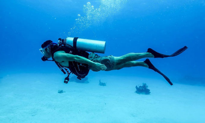  Thợ lặn ở St. Croix, quần đảo Virgin thuộc Mỹ. 