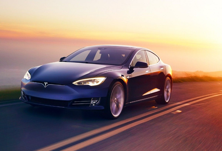 Số lượng xe được giao trong 3 tháng đầu năm 2017 của Tesla đạt 25.000 chiếc.