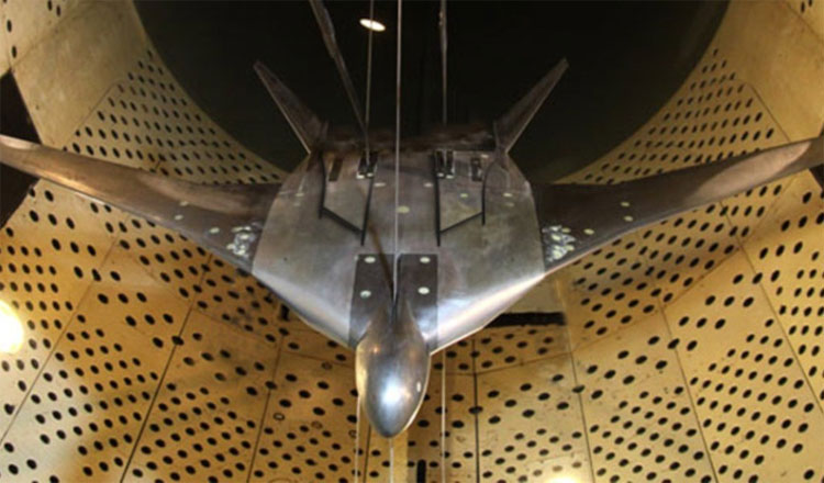 Một mẫu thử nghiệm của máy bay đánh bom thế hệ mới của Nga đang được thử nghiệm trong đường hầm gió.