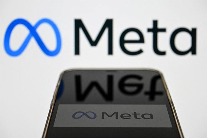  Biểu tượng Meta trên màn hình điện thoại ở Moskva, Nga. 