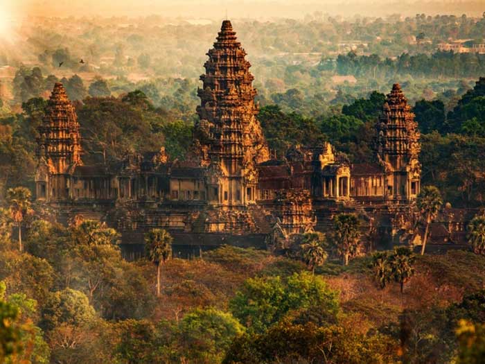 Tàn tích Angkor Wat khổng lồ