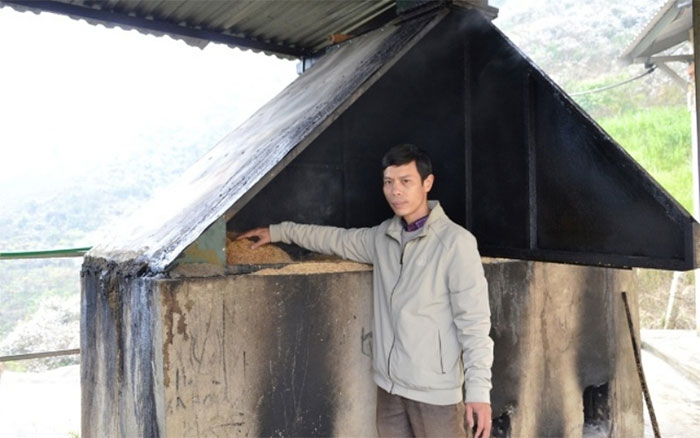 Thầy giáo Vũ Xuân Quế và công trình cấp nước nóng cho học sinh Trường Bát Xát