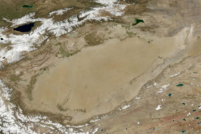 Dưới lòng sa mạc lưu vực Tarim, Tây Bắc Tân Cương, có lượng nước ngầm khổng lồ