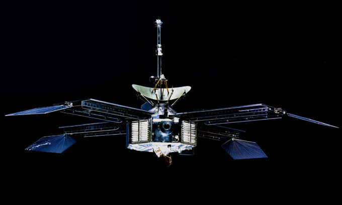  Mariner 4 là tàu vũ trụ đầu tiên chụp ảnh cận cảnh về một hành tinh khác. 